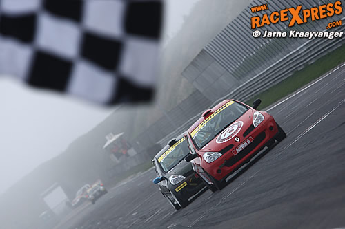 De finishvlag valt